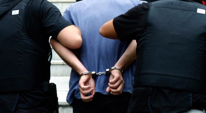 Έξι συλλήψεις για ναρκωτικά και όπλα σε περιοχή του Δήμου Φαιστού