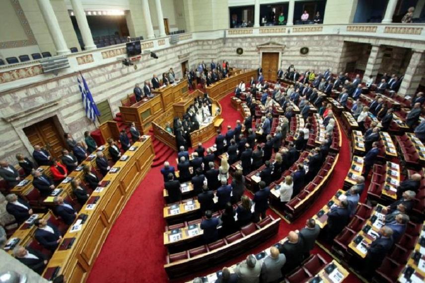 Με 158 ψήφους, η νέα κυβέρνηση της ΝΔ εξασφάλισε τη «δεδηλωμένη»