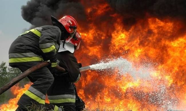 Πυρκαγιά σε αγροτική περιοχή στο Τεφέλι