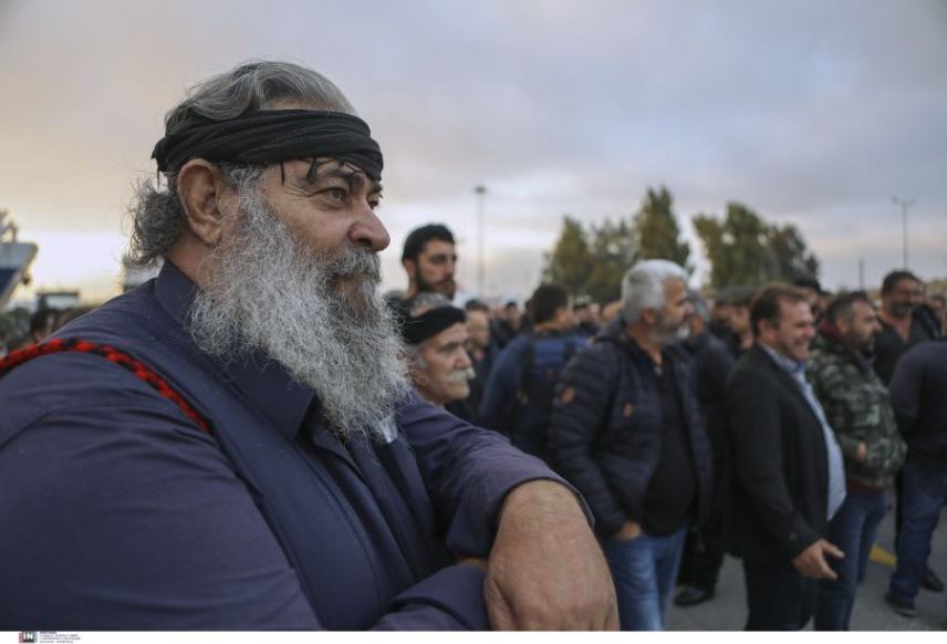 Ζεσταίνουν τις...μηχανές για Αθήνα οι αγρότες της Κρήτης-Σύγκέντρωση στο Λιμάνι