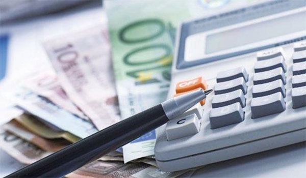 Οι ετήσιοι φόροι ενός Έλληνα αναλογούν σε 6 μισθούς του