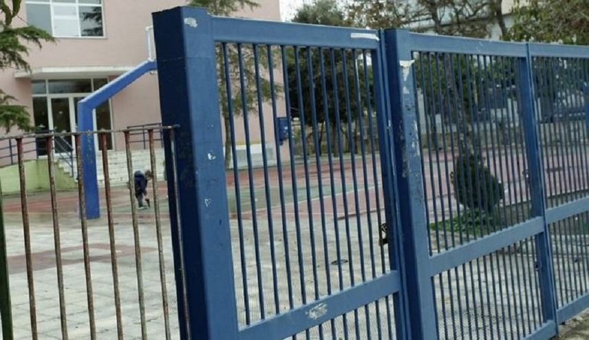 Eλλάδα: Καθηγητής επιτέθηκε σε μαθητή με σουγιά