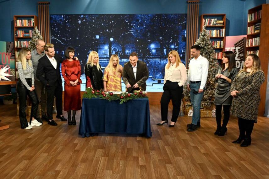 Παραμονή Πρωτοχρονιάς: Αυτά είναι τα προγράμματα των καναλιών -Με ποιους θα αλλάξουμε χρόνο στην TV