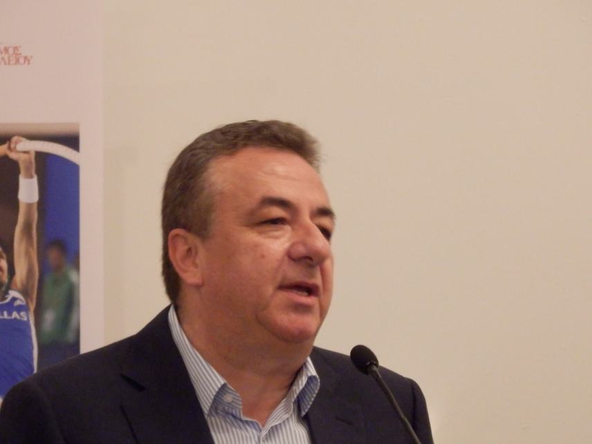 Παρέμβαση Αρναουτάκη για την επιβολή ειδικού φόρου κατανάλωσης στο κρασί