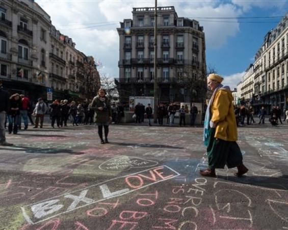 Οι Βρυξέλλες μετρούν τις πληγές τους μετά τις πολύνεκρες επιθέσεις