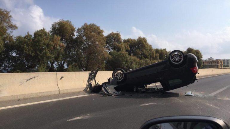 Αναστάτωση και κυκλοφοριακό “έμφραγμα” στην εθνική - Τούμπαρε αυτοκίνητο