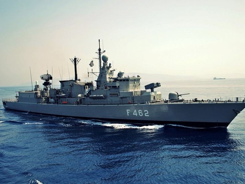 Η φρεγάτα ΚΟΥΝΤΟΥΡΙΩΤΗΣ και ΝΑΤΟϊκά πλοία βόρεια της Κρήτης