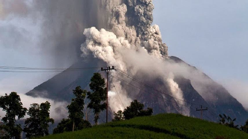 Ινδονησία: Έκλεισε το αεροδρόμιο στο Μπαλί λόγω ηφαιστειακών εκρήξεων σε γειτονικό νησί