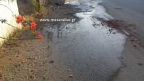 Για τέταρτη συνεχόμενη ημέρα “τρέχουν” τα νερά στο λαγολιανό δρόμο!!! (φωτο)