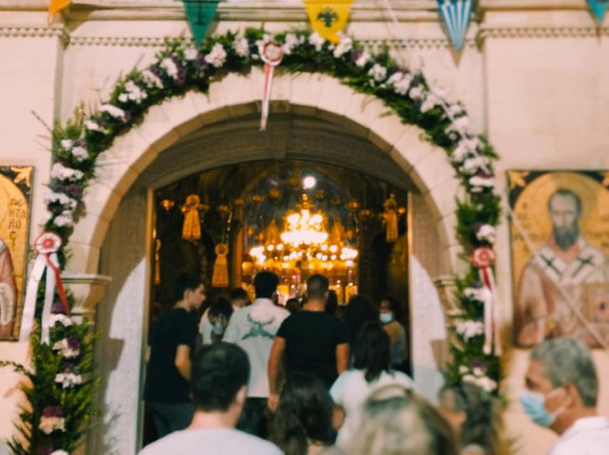 Πονοκεφαλιάζει τους ειδικούς ο Δεκαπεντάυγουστος-Τα μέτρα