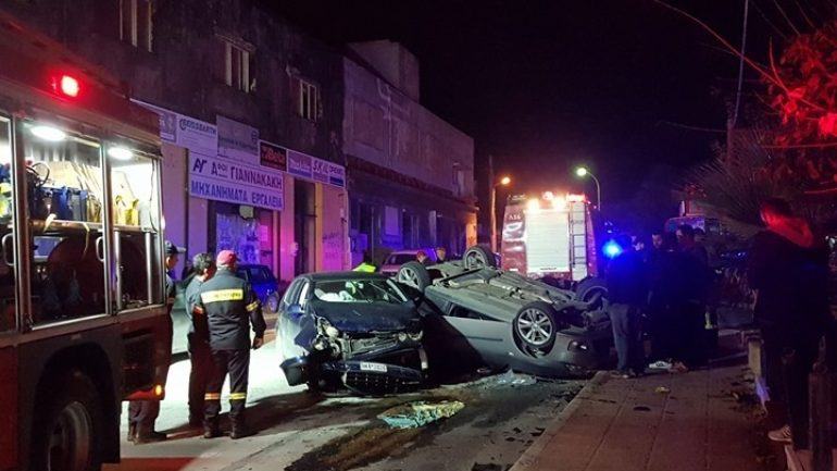 Σοκαριστικό τροχαίο ατύχημα με τραυματίες, τη νύχτα