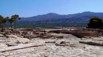 3o Δ.Σ Τυμπακίου: Λατρευτικά Δρώμενα της Μινωικής Κρήτης Ζωντανεύουν στο Ανάκτορο της Φαιστού