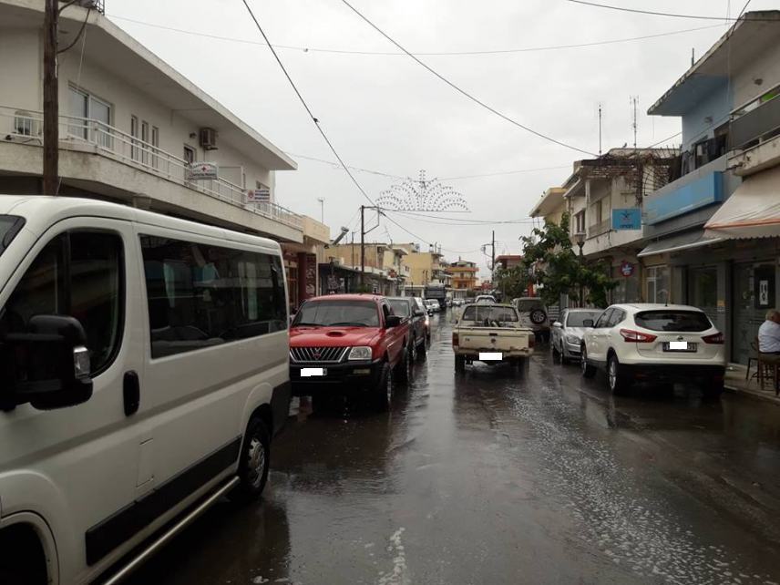 H βροχή έφερε ταλαιπωρία στους δρόμους του Τυμπακίου (φωτο)