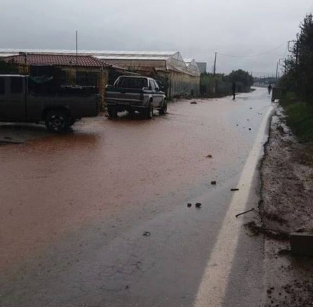 Τυμπακι: Πλημμύρισαν από τη βροχή στα θερμοκήπια (φωτο)