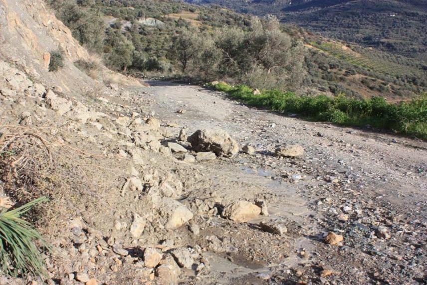 Κατολισθήσεις στον δρόμο Σκούρβουλα - Λαλουμά (φωτο)