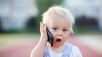 «Ο διάβολος ζει στα κινητά μας»: Ανερχόμενοι φόβοι στη Σίλικον Βάλεϊ για τη σχέση παιδιών και οθονών