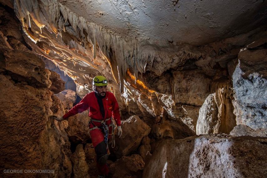 Στο κυνήγι νέων σπηλαίων στο Μέρωνα Ρεθύμνου (φωτο)