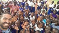 Οι Τυμπακιανοί που φιλοδοξούν να χαρίσουν μια σχολική αίθουσα στα παιδιά της Ουγκάντα