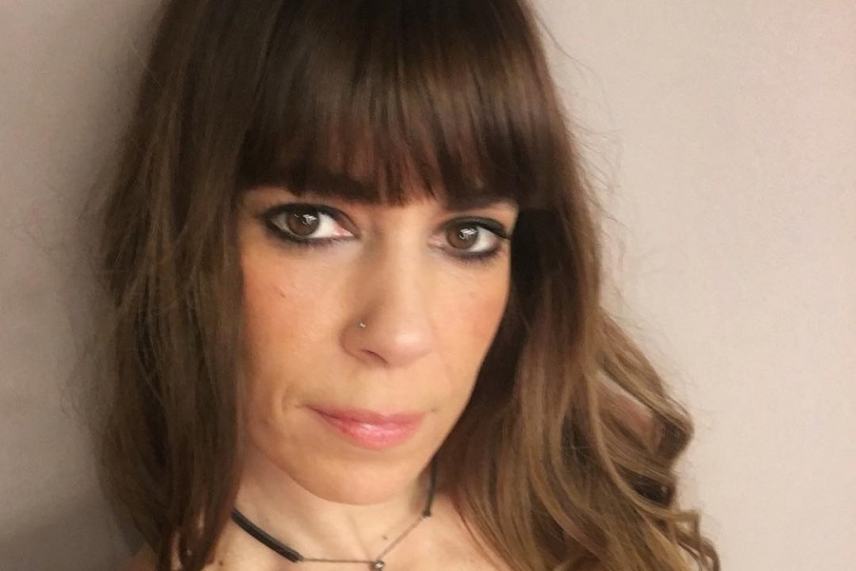 Σε ποια παραλία της Κρήτης κάνει διακοπές η Μυρτώ Αλικάκη;