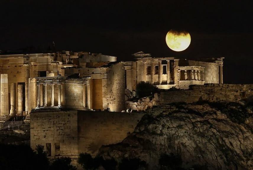 Πανσέληνος του Χιονιού: Γιατί είναι μικρότερη σε σχέση με τις άλλες