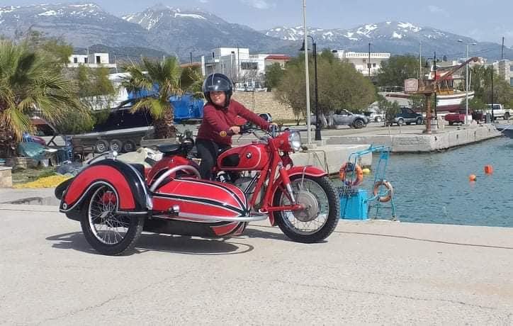 Οι υπέροχες κυρίες... των δρόμων , του Γιάννη Φραγκούλη από το Τυμπάκι!
