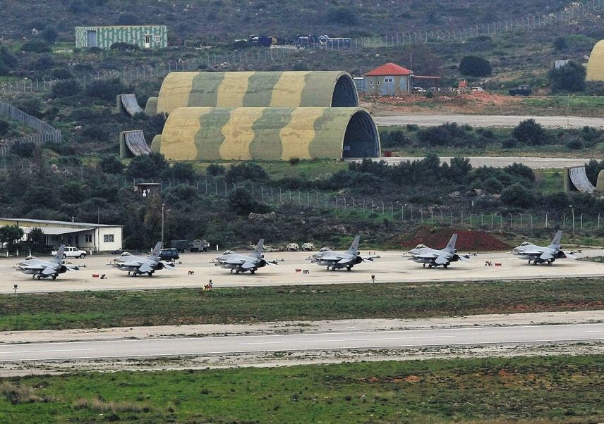 Συναγερμός στη Σούδα: Πάνω από 5.000 φωτογραφίες και βίντεο από τις βάσεις στα χέρια Αζέρου