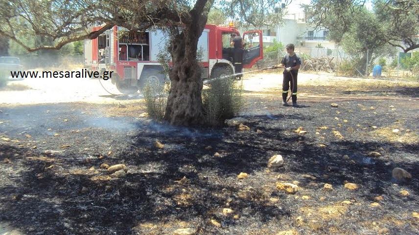 Έκαιγε σκουπίδια και έβαλε φωτιά σε αγροτεμάχιο μια  «ανάσα» από σπίτια στις Μοίρες(φωτο)
