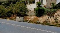 Νέο τροχαίο στην Ηρακλείου - Μοιρών: Επεσαν πάνω σε κάδο απορριμμάτων!