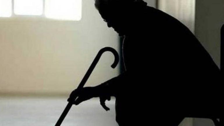 Τραγικός θάνατος 70χρονου : 29χρονη πήγε να του βγάλει τη μπλούζα και τον έπνιξε!