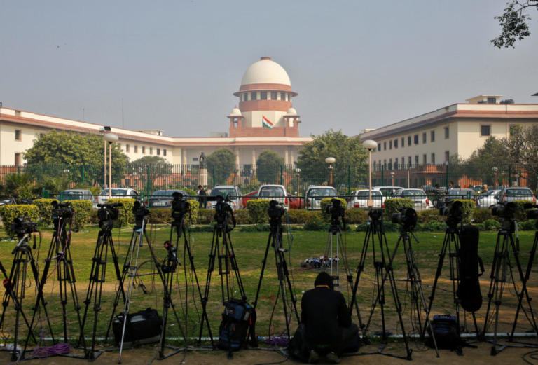 Ινδία: Δικαστήριο επικύρωσε την θανατική ποινή σε τρεις βιαστές