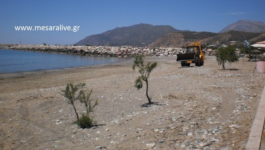 Συνεχίστηκαν και σήμερα οι εργασίες καθαρισμού της παραλίας Κόκκινου Πύργου Τυμπακίου!