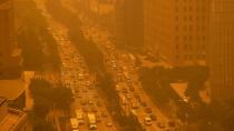 Ο Καναδάς καίγεται, οι ΗΠΑ «πνίγονται» στην ατμοσφαιρική ρύπανση – Εικόνες από το δυστοπικό τοπίο