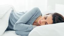 10 απλά κόλπα για έναν δροσερό ύπνο όταν έχει πολλή ζέστη