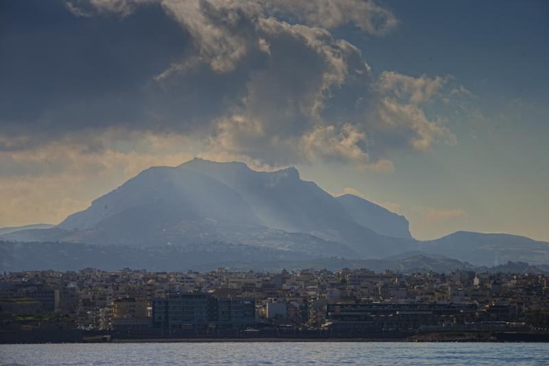 Το ιερό βουνό των Μινωιτών με την μορφή του Δία (βίντεο)