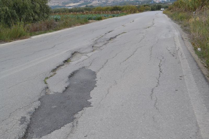 Κι όμως… είμαστε στον 21ο αιώνα αλλά εχουμε τέτοιους δρόμους (φωτο)