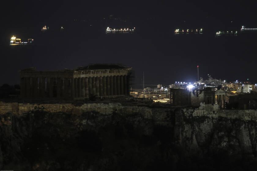Συσκότιση μνημείων και μείωση δημόσιου φωτισμού το ελληνικό σχέδιο εξοικονόμισης ενέργειας