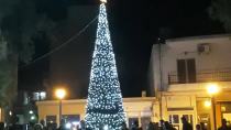 Ανάβει το Χριστουγεννιάτικο δέντρο στην κεντρική Πλατεία Τυμπακίου