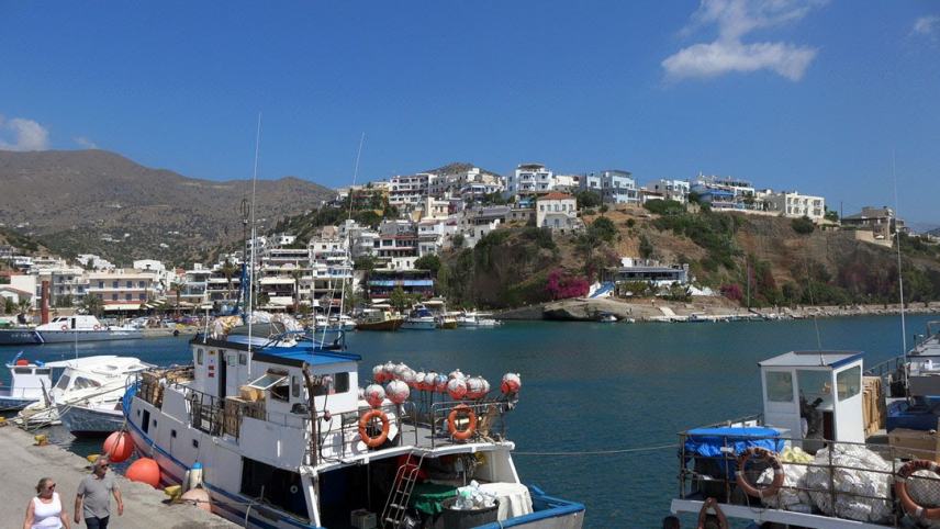 Τελεσίγραφο για τα πλοία στην Αγία Γαλήνη