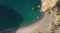 Στην παραλία του Αγιοφάραγγου (βίντεο)