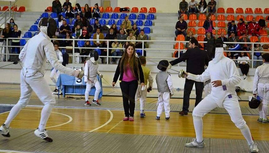 Εκπληκτική εμφάνιση από τους λιλιπούτειους Μεσαρίτες Ξιφομάχους