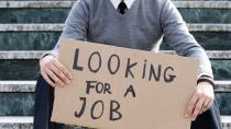 Άνεργος ένας στους δύο νέους στην Ελλάδα