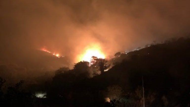 Φωτιά στο Πετροκεφάλι - Έτρεχαν οι πυροσβεστες