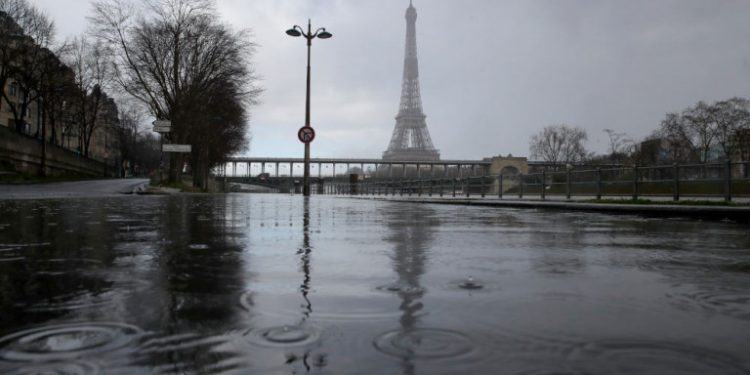 Ιχνη Covid-19 εντοπίστηκαν σε δεξαμενές μη πόσιμου νερού στο Παρίσι