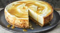 Cheesecake με αλμυρή σος μελιού