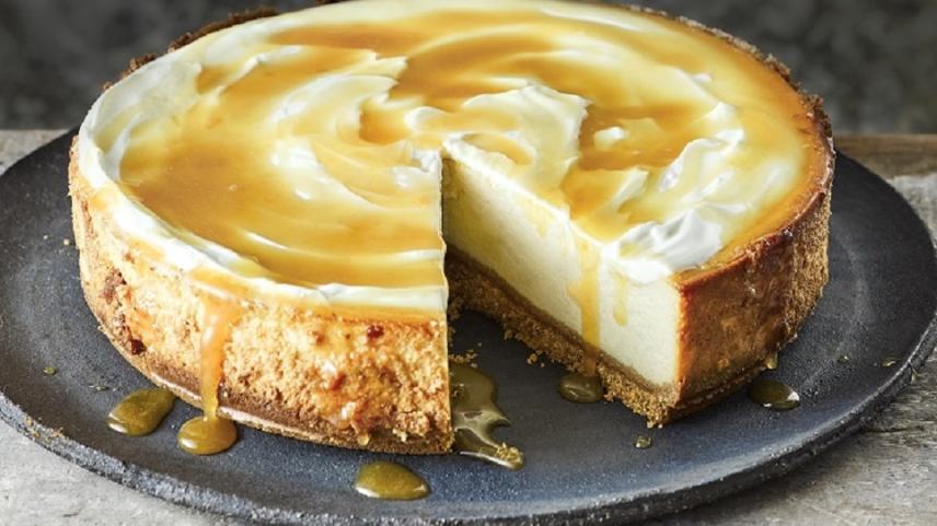 Cheesecake με αλμυρή σος μελιού