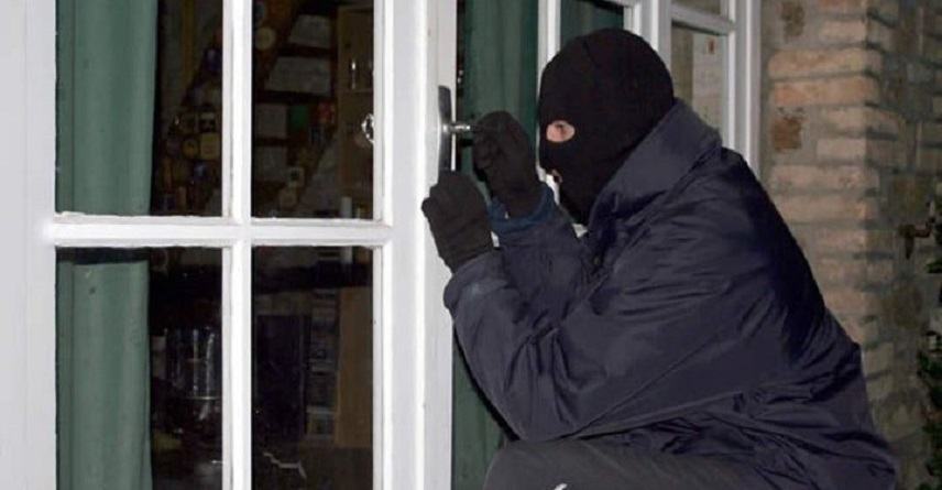 Ηράκλειο: Συνελήφθη νεαρός ληστής που έκρυβε πλούσια “λεία” στο σπίτι του