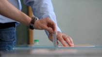 Εκλογές: Πόσες έδρες προκύπτουν με απλή αναλογική,τι εξασφαλίζει αυτοδυναμία στη δεύτερη κάλπη