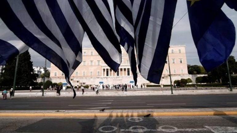 Καταργείται έπαρση σημαίας και εθνικός ύμνος στα Δημοτικά!