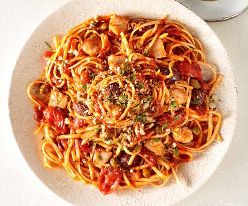 Φιλέτο ψαριού με πικάντικα μακαρόνια