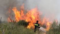 Κρήτη: Μάχη με τις φλόγες δίνουν οι πυροσβέστες στα πύρινα μέτωπα